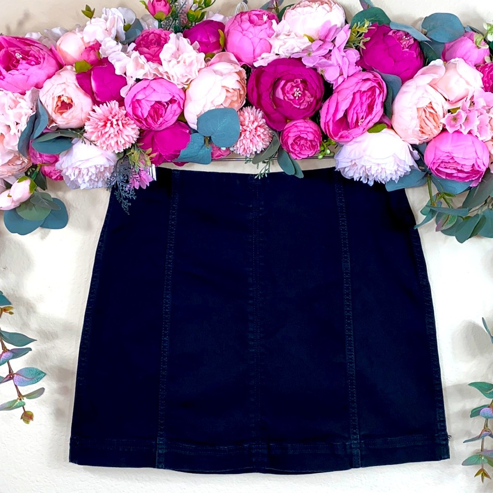 •wild fable• black {Stretch Denim} Back-zip Mini Skirt